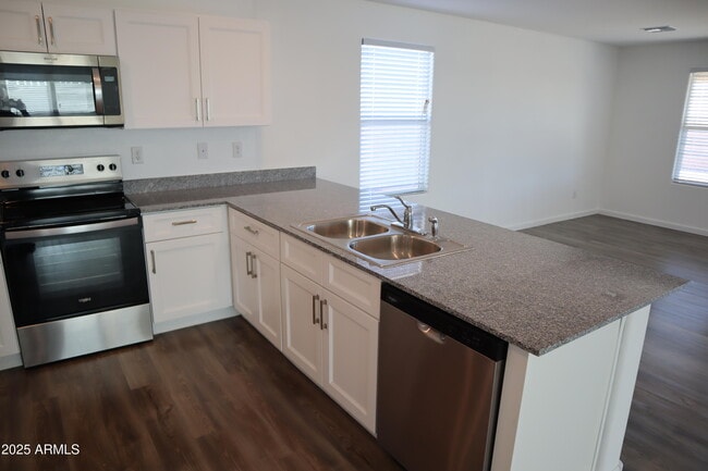 Building Photo - 1267 Flowstone Trl