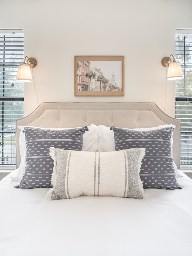 Building Photo - 5011 Jenkins Ave