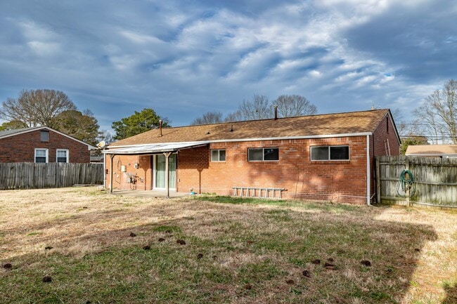 Building Photo - 3945 Starboard Rd