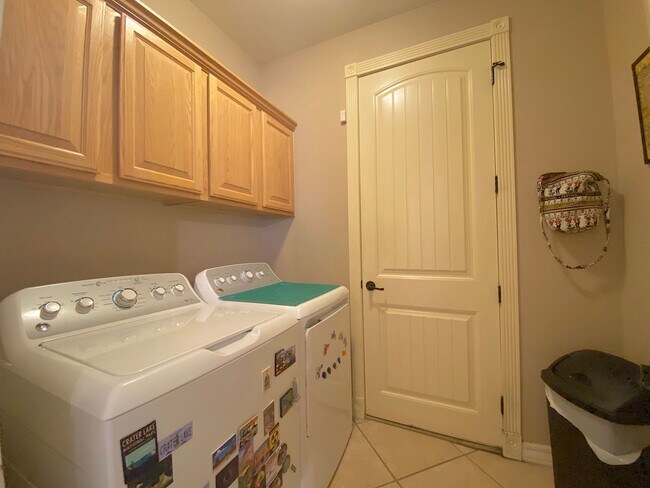 Building Photo - East El Paso Refrig A/C 4bed across from Park!