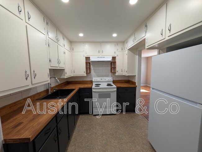 Building Photo - 4455 Broad St