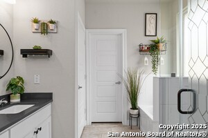 Building Photo - 11323 Begonia rock