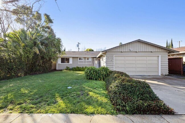 Building Photo - 6386 Blackwood Dr