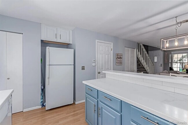Building Photo - 4676 S Dillon Ct