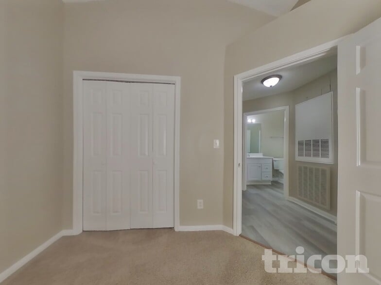 Building Photo - 3215 Kelling St