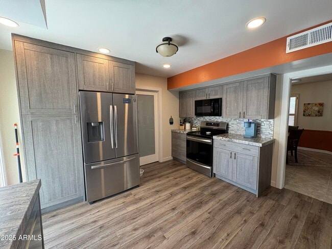 Building Photo - 16425 N Orchard Hills Dr