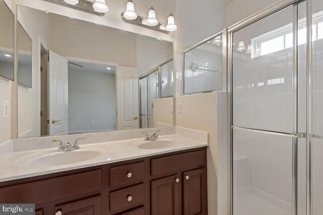 Building Photo - 24707 Kings Canyon Square
