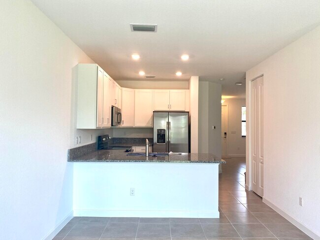 Building Photo - 13090 Anthorne Ln
