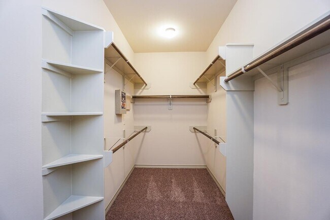 Building Photo - 2206 Argos Dr
