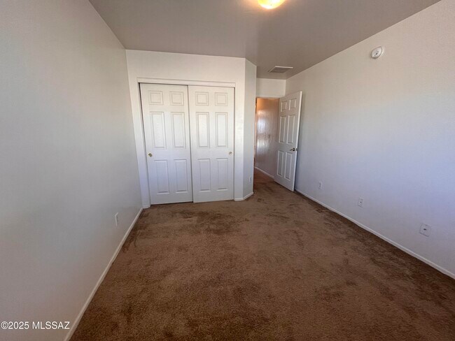 Building Photo - 13268 E Mesquite Flat Spring Dr