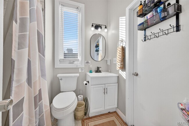 Building Photo - 28 Columbus Square Dr