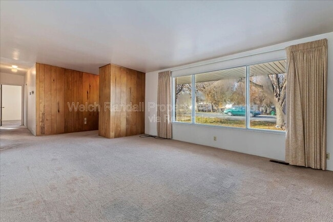 Building Photo - 506 N Geneva Rd