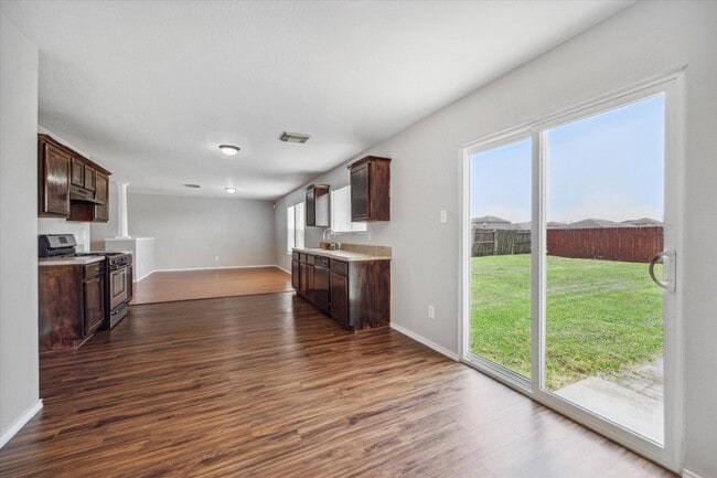 Building Photo - 2218 Heath Ridge Ln