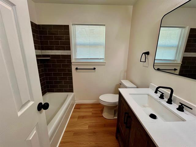 Building Photo - 513 Burgett St