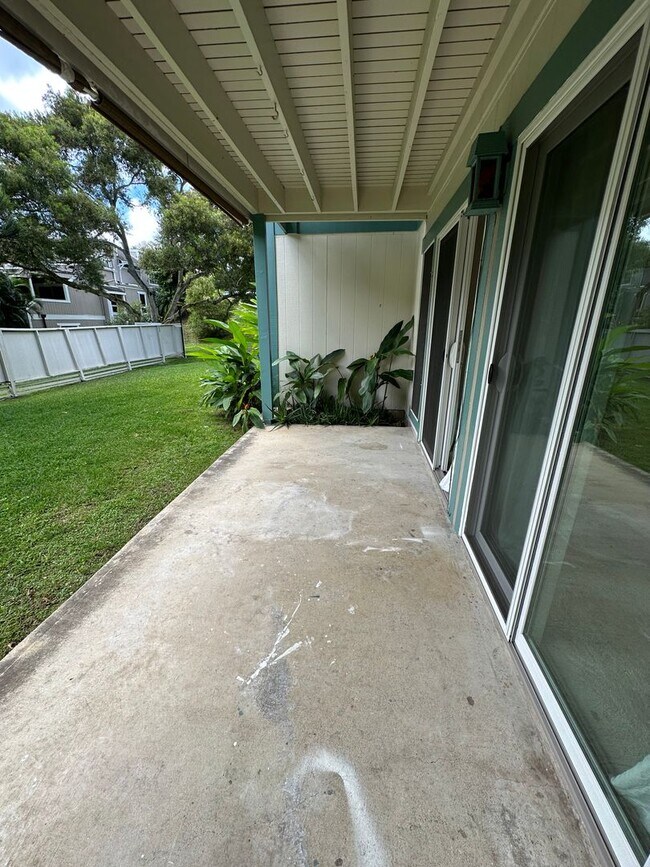 Building Photo - Upgraded 3 bedroom/2 bath townhome at Yach...