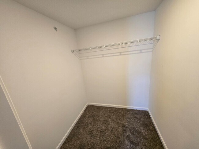 Building Photo - 109 2nd St