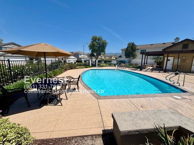 Building Photo - 3-Bedroom, 2.5-Bathroom Home with Modern A...