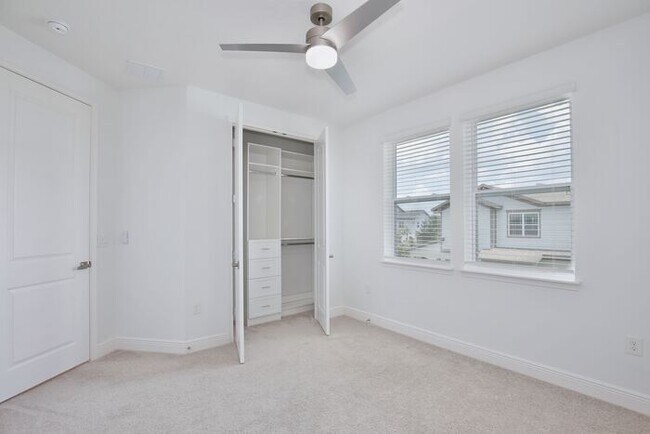 Building Photo - Charming 3/2.5 Courtyard Home with Loft & ...