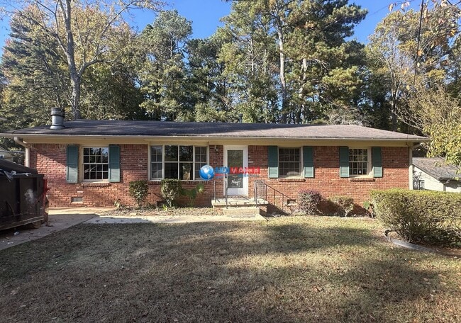 Primary Photo - Renovated 4-sided brick ranch in Tucker