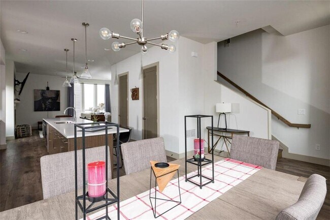 Building Photo - 37 Reynolds Square Ln