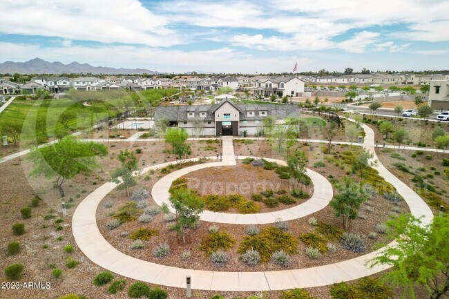 Building Photo - 4811 E Village Dr