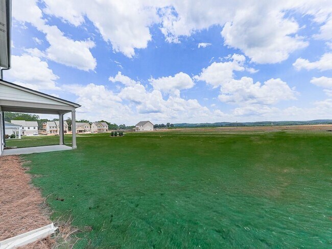 Building Photo - 611 Elwick Ln