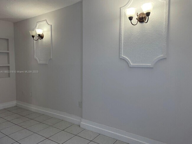 Building Photo - 1655 W 44th Pl
