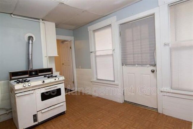 Building Photo - 515 Lincoln St