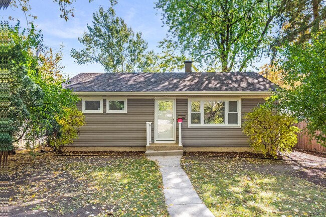 Primary Photo - 644 W Hinsdale Ave