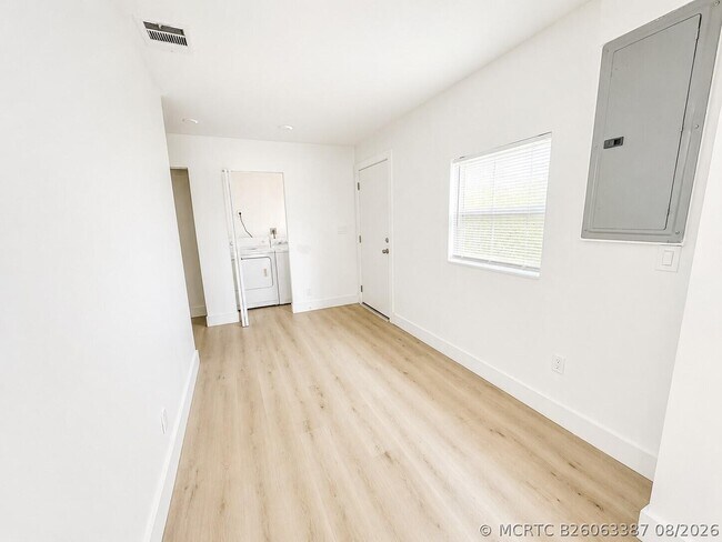 Building Photo - 913 N 18th St