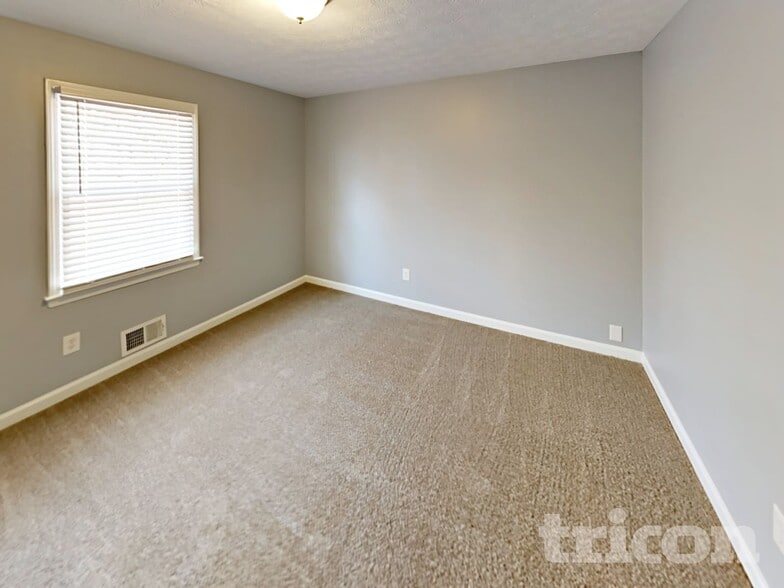 Building Photo - 100 Beaverdam Ct