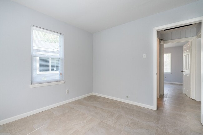 Building Photo - 3114 Wentworth St