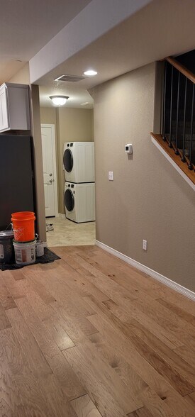 Building Photo - 3039 Upland Dr