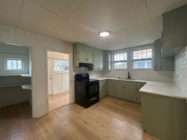 Building Photo - 1614 43rd Street Ensley