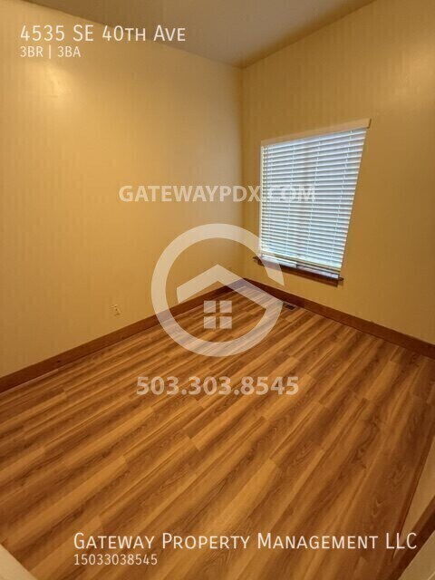 Building Photo - 4535 SE 40th Ave
