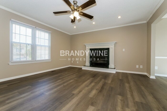 Building Photo - 6623 NW Sioux Dr