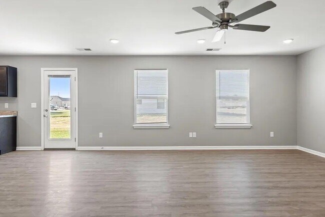 Building Photo - 227 Jared Parker Wy