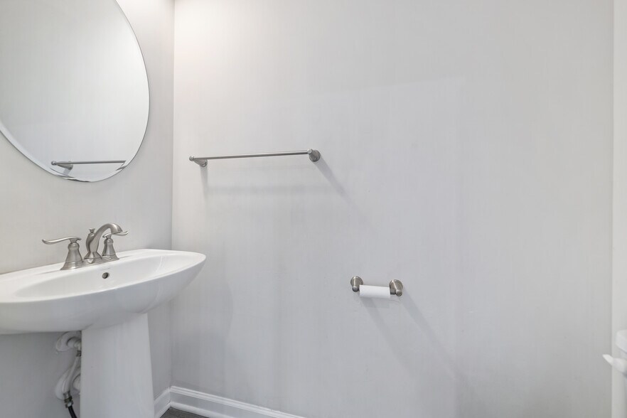 Building Photo - 521 Tuscarora Rd