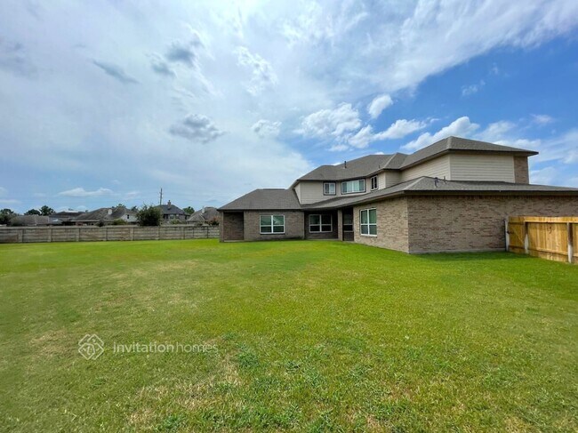 Building Photo - 30702 Basil Trace Dr