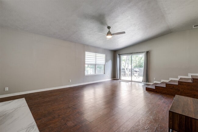Building Photo - 2031 Brookhaven Dr