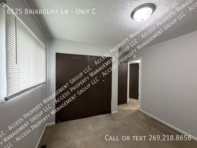 Building Photo - 6125 Briarcliff Ln
