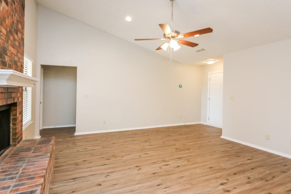 Building Photo - 8137 Camelot Rd