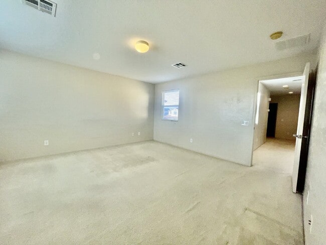 Building Photo - SPACIOUS 3 BEDROOM + LOFT | SILVERSTONE RANCH | GILCREASE ORCHARD VIEWS
