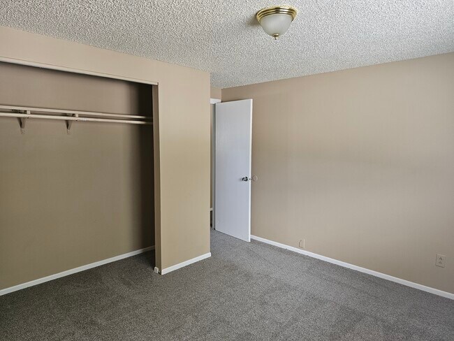 Building Photo - 1155 Chiricahua Loop