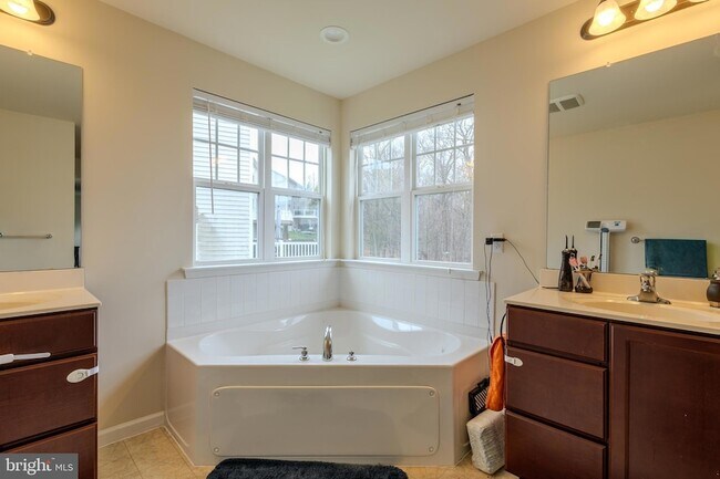 Building Photo - 3365 Alydar Rd