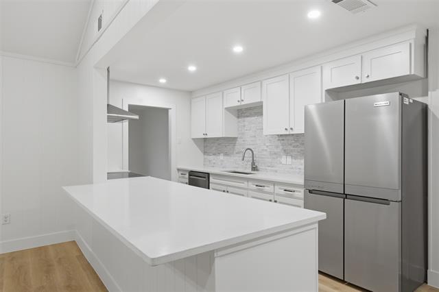 Building Photo - 7517 Meadow Oaks Dr