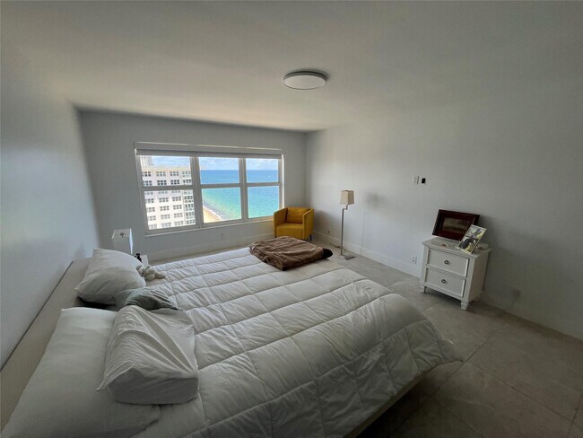 Building Photo - 3500 Galt Ocean Dr