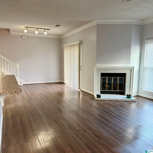 Building Photo - 1932 Waterford Pl