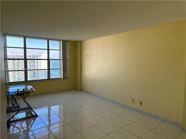 Building Photo - 3800 S Ocean Dr