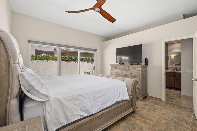 Building Photo - 48 Pebble Beach Dr